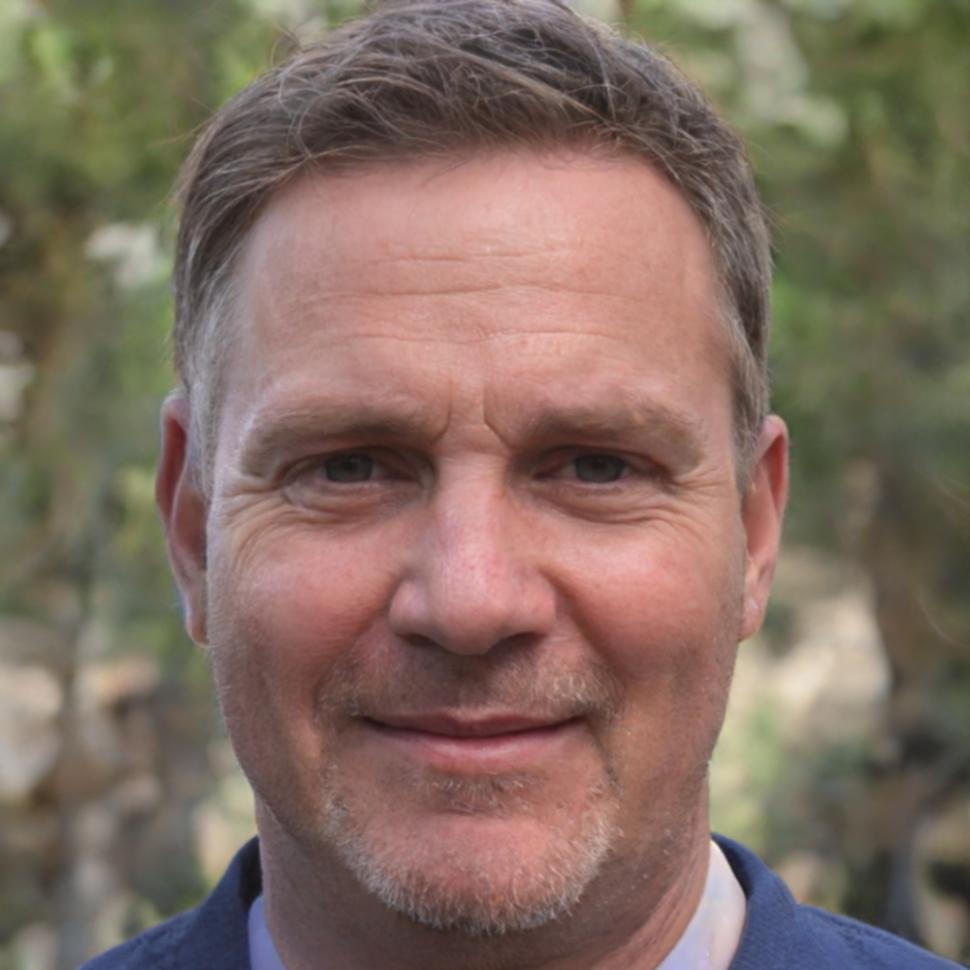 Portrait de Bastien Moreau, consultant en gestion budgétaire